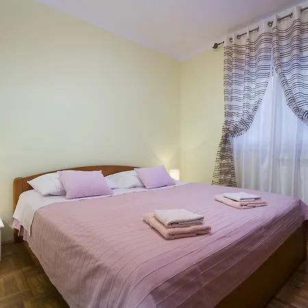Janko Apartment *
